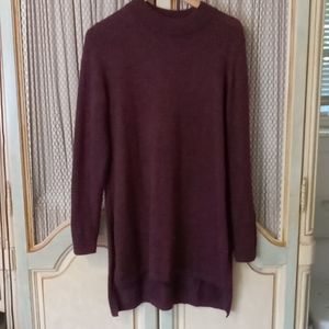 H&M Tunic Sweater, Size M, Maroon color.
